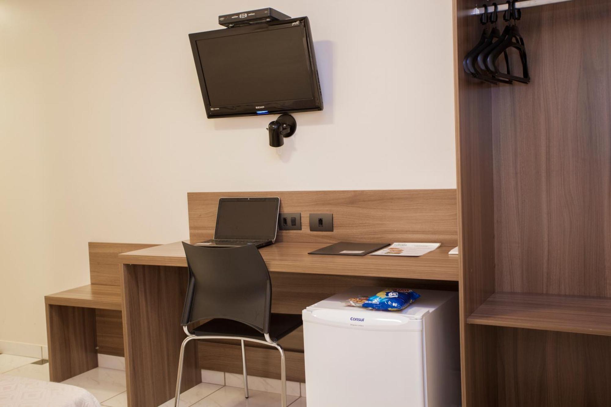 Estoril Hotel Marília Szoba fotó