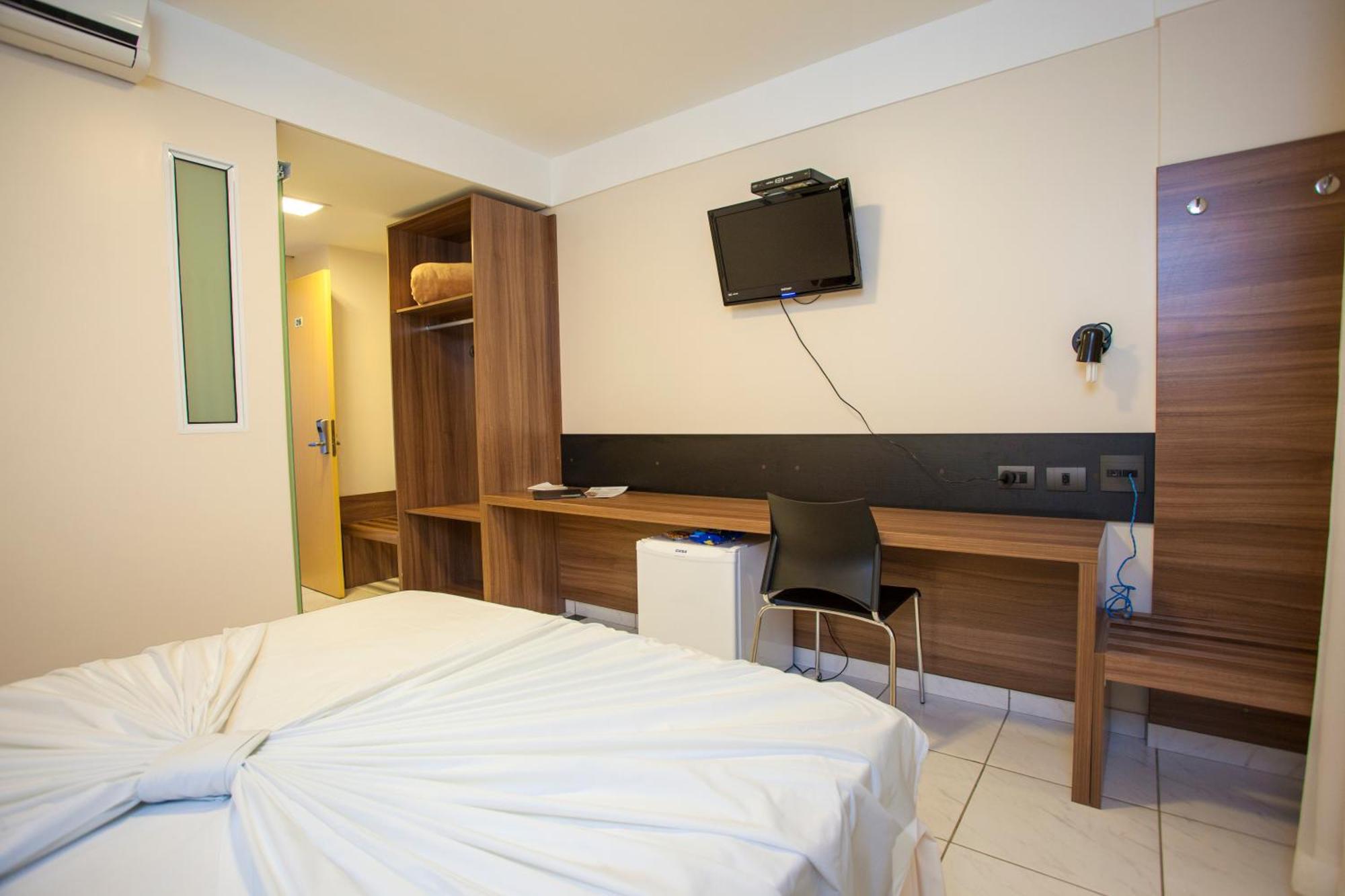 Estoril Hotel Marília Kültér fotó