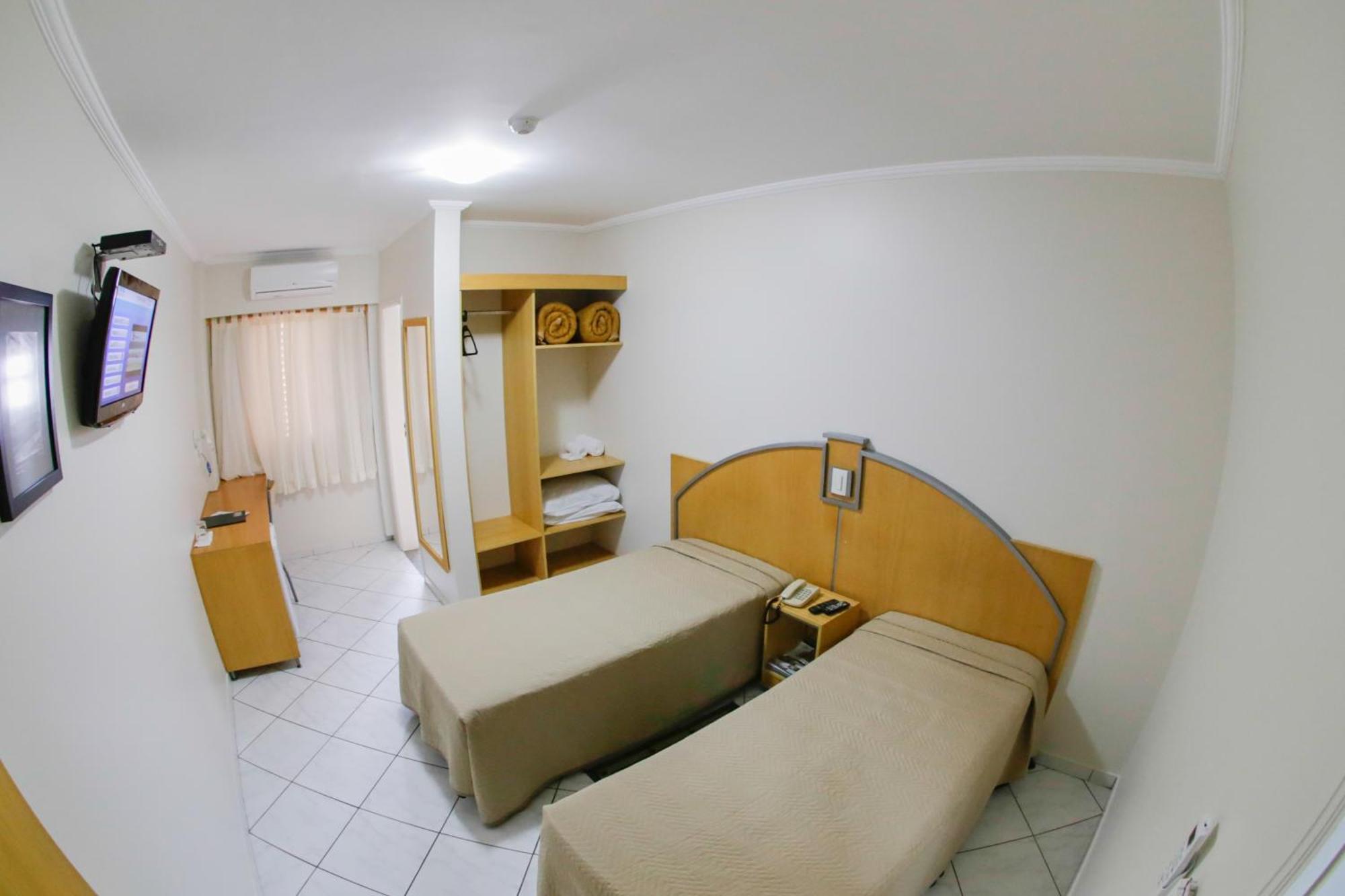 Estoril Hotel Marília Szoba fotó