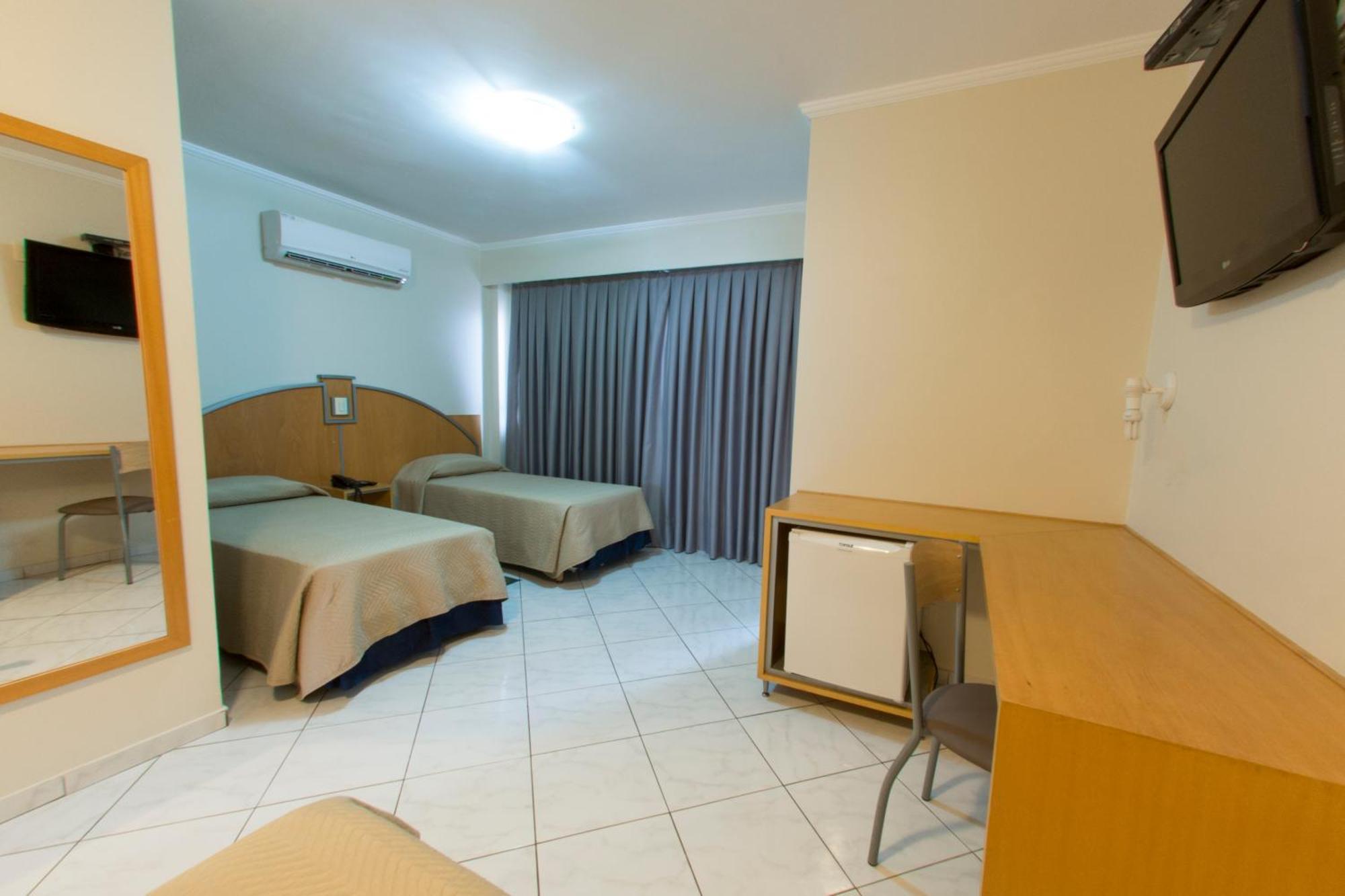 Estoril Hotel Marília Szoba fotó