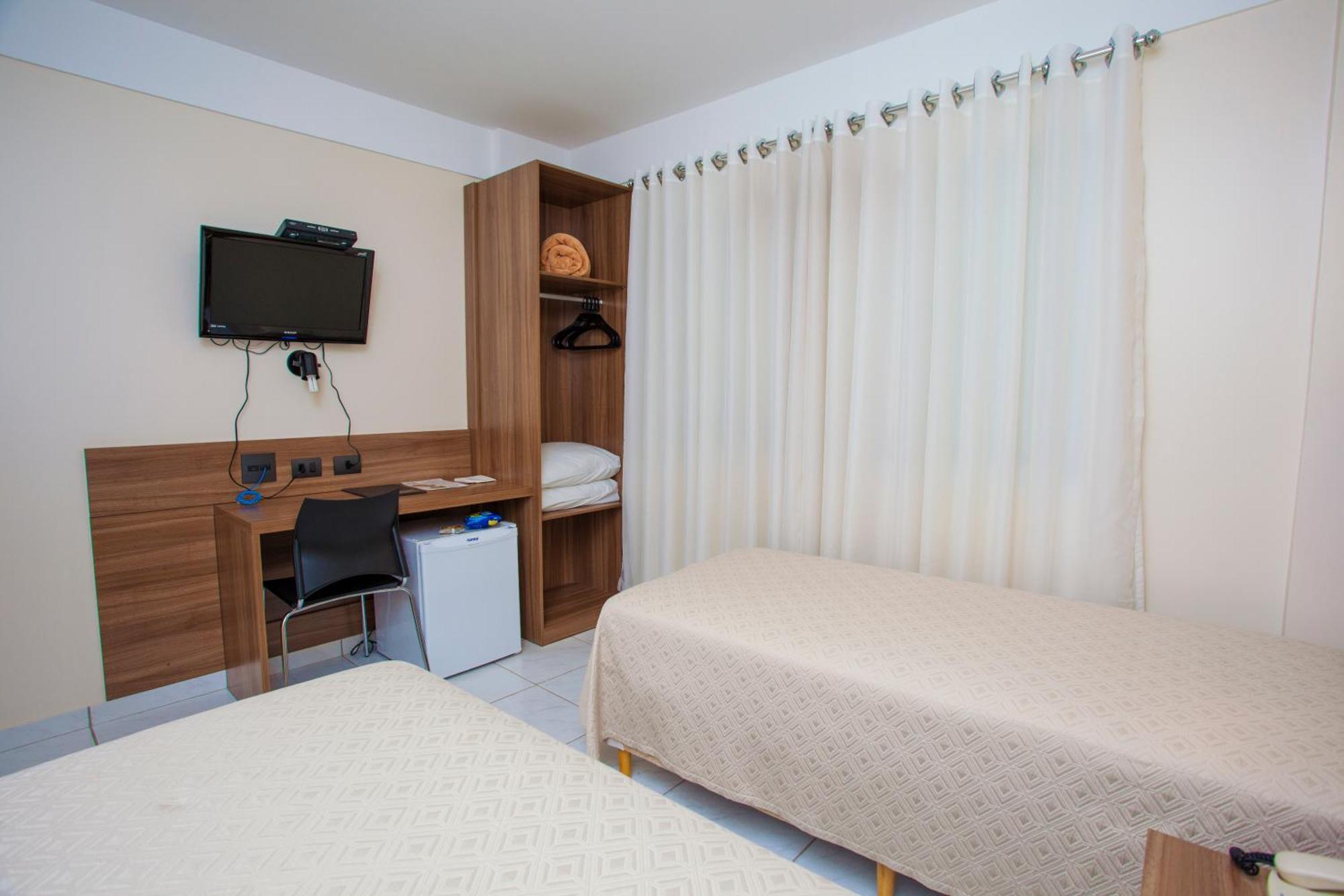 Estoril Hotel Marília Szoba fotó